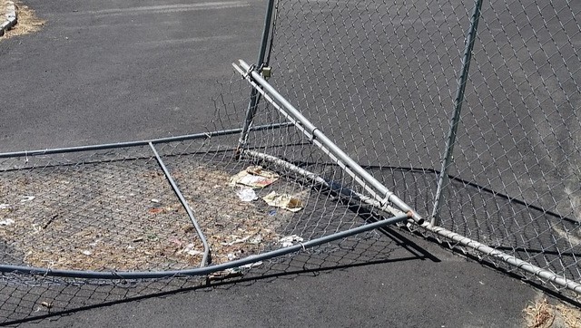 How To Know When To Call A Gate Repair Expert