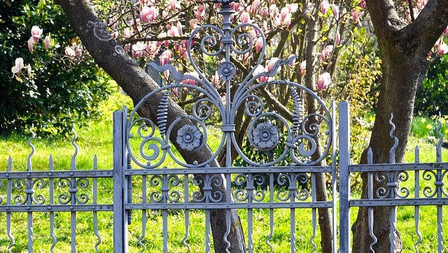 The Benefits of Hiring a Handyman for Gate Repair