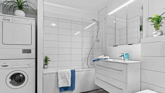 Shower Repairs Perth | Regrouting, Waterproofing Breaches and Cracked Tile Replacement